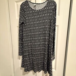 Old Navy Black and White Patterned Dress